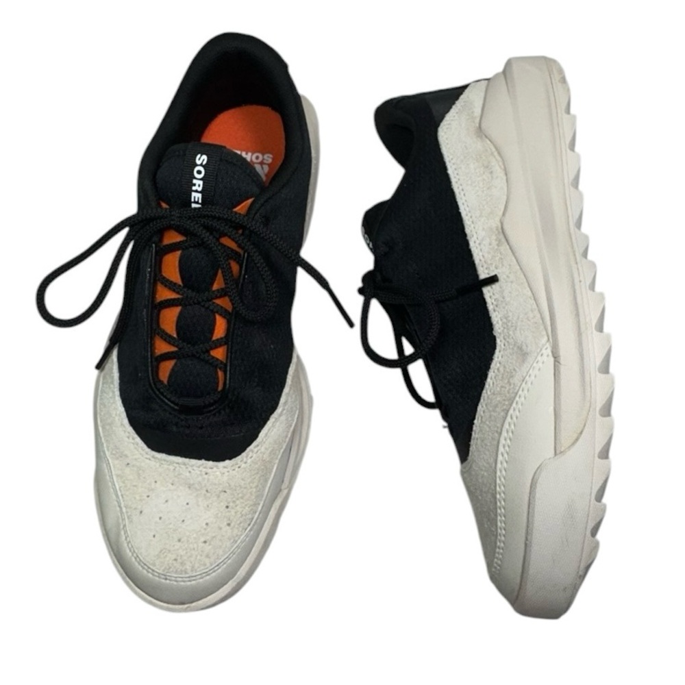 Sorel Ona 718 Low sneakers in the Black/Chalk Colorway Size 8